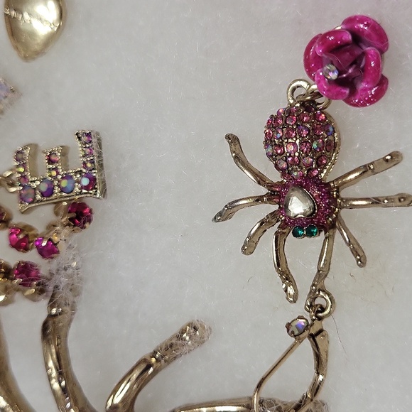 Betsey Johnson EEK! Spider Necklace And Earrings - Picture 6 of 7
